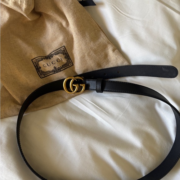Gucci Black Belt with Gold GG Buckle - Picture 3 of 5